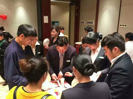 ����AG����|AG���˹�����