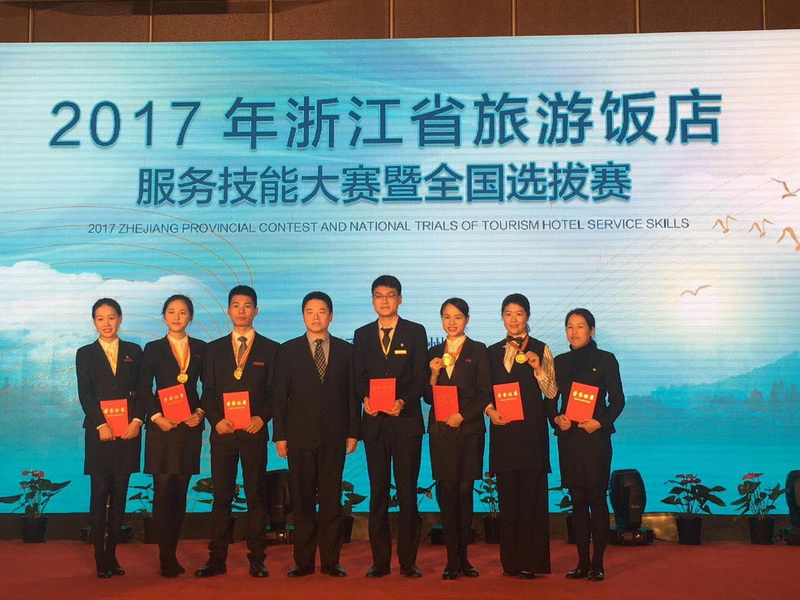 ����AG����|AG���˹�����