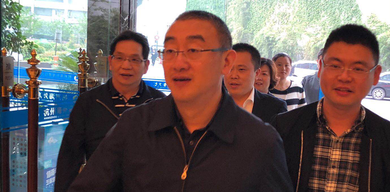 ����AG����|AG���˹�����