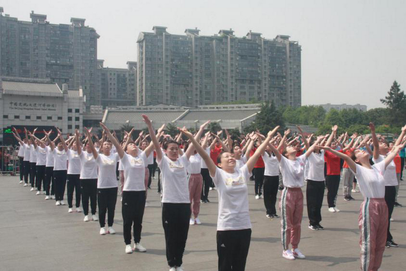 ����AG����|AG���˹�����