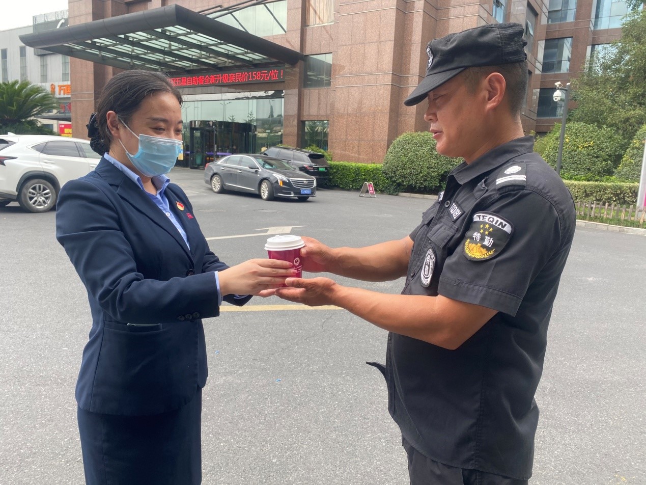 ����AG����|AG���˹�����