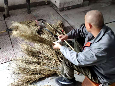 ����AG����|AG���˹�����