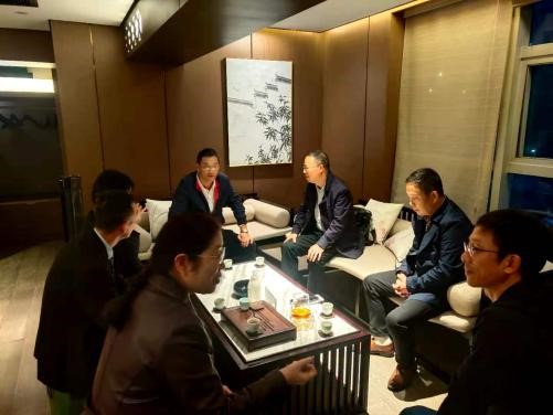 ����AG����|AG���˹�����