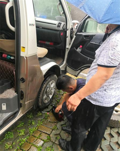 ����AG����|AG���˹�����