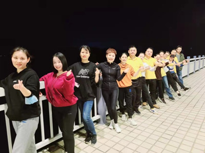 ����AG����|AG���˹�����