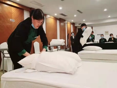 ����AG����|AG���˹�����