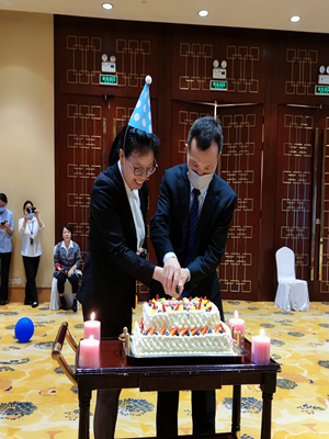 ����AG����|AG���˹�����