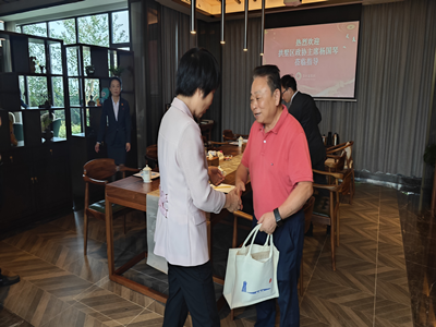 ����AG����|AG���˹�����